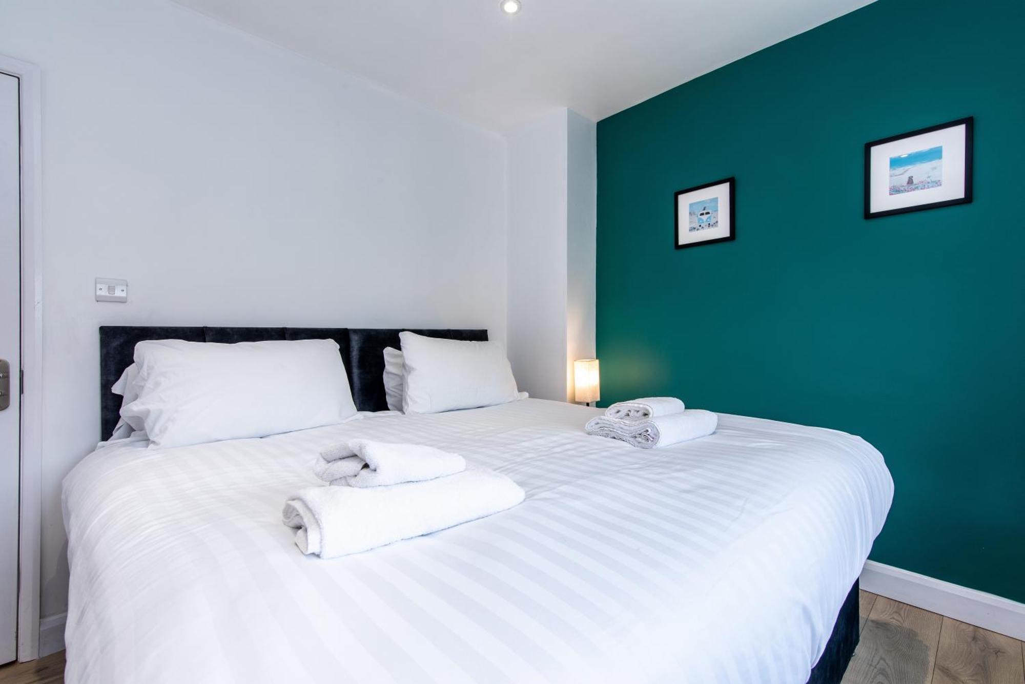 3 Bedroom Terraced House In Beeston Ideal For Corporate * Beeston (Nottinghamshire)