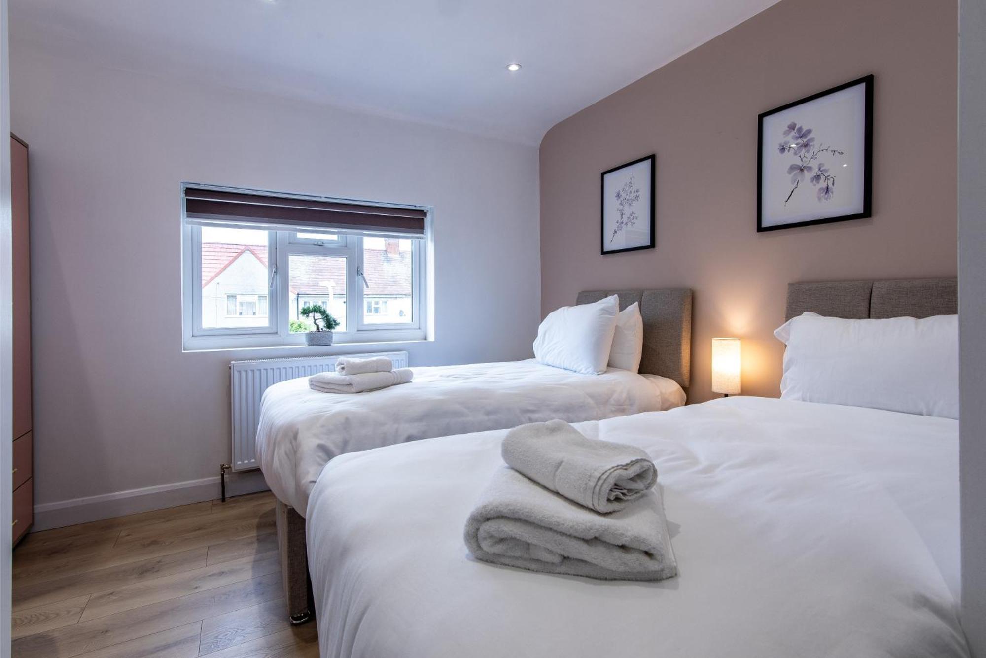 Holiday home 3 Bedroom Terraced House In Beeston Ideal For Corporate Beeston (Nottinghamshire)